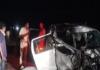 अयोध्या में ट्रक की टक्कर से बुरी तरह क्षतिग्रस्त हुई कार, दो की मौत