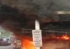 Video: रायबरेली में मोबाइल शॉप में लगी आग, लाखों का सामान जला