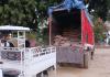 सुल्तानपुर: सरकारी दुकान की जगह बाग में उतारा जा रहा राशन