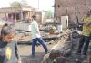 लखीमपुर-खीरी: खाना बनाते समय लगी भीषण आग, 30 से ज्यादा घर जले 
