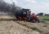 कासगंज: हाईटेंशन लाइन के करंट से धू-धूकर जली ट्रैक्टर ट्रॉली, चालक की मौत
