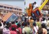 मैनपुरी: महाराणा प्रताप की प्रतिमा पर माल्यार्पण के दौरान पलट गई हाइड्रा मशीन, सड़क पर गिरे युवक  