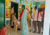 बाराबंकी: EVM में खराबी, मतदान बाधित, मतदाता परेशान, वोटरों की लगी कतार