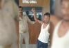 Kannauj: शराबी भाइयों ने जमकर काटा हंगामा, पकड़ने गये होमगार्ड की वर्दी नोची, पुलिस से की गाली-गलौज