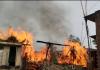 लखीमपुर-खीरी: फरदहिया गांव में लगी भीषण आग, कई घर जलकर खाक 
