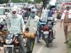 दिल्ली-पलिया स्टेट हाईवे पर लगा जाम, बिना मास्क के जाम खुलवाने पहुंची पुलिस