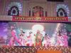 अयोध्या की रामलीला का शुभारंभ, फिल्मी सितारे मंच पर दे रहे प्रस्तुति