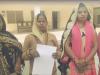 मिर्जापुर: कोटे की दुकान चयन को लेकर महिलाओं का कलेक्ट्रेट में प्रदर्शन