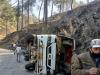 अल्मोड़ा: अल्मोड़ा-हल्द्वानी हाईवे पर केमू की बस पलटी, 16 घायल