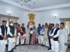 Uttarakhand CM Update: परिवार संग राजभवन पहुंचे तीरथ, मुख्यमंत्री पद की लेंगे शपथ