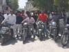 रुद्रपुर: बाइक को धकेल कर युवाओं ने किया प्रदर्शन