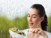 सेहत का रखना है ख्याल तो बारिश के मौसम में बाहर के खाने से करें परहेज