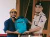 मुरादाबाद: ट्रेन में छूटा यात्री का बैग, आरपीएफ एसआई ने लौटाया