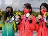 टोक्यो ओलंपिक: 13 साल की बच्चियों ने अनोखा कारनामा कर स्केटबोर्डिंग में जीता गोल्ड और सिल्वर