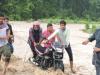 हल्द्वानी: नाले में बहा बाइक सवार, घूमने आए चार पर्यटकों ने बचाई जान