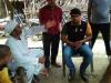 इटावा: सपा नेता कार्तिकेय ने बाढ़ प्रभावित क्षेत्र का किया दौरा, लोगों को दी राहत सामग्री