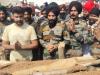 शाहजहांपुर: शहीद सारज सिंह पंचतत्व में विलीन, गगनभेदी नारों से गूंज उठा अख्तियारपुर धौकल गांव, देखें तस्वीरें