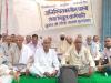 मुरादाबाद: बकाया राशि को लेकर रिटायर्ड कर्मचारियों ने गांधी आश्रम पर दिया धरना