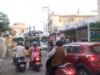 हल्द्वानी: आगे पुलिस की गाड़ी चलती रही, पीछे रेंग रेंगकर चलने को मजबूर हुए वाहन सवार… देखें Video