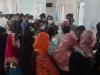 मुरादाबाद: राशन नहीं मिला तो कोविड टीकाकरण के लिए लाइन में लगे…