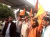लखनऊ: भड़काऊ पोस्ट मामले में गिरफ्तार राजेश त्रिपाठी की रिहाई को लेकर हिंदू महासभा ने किया प्रदर्शन