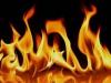 लखीमपुर-खीरी: बिस्किट लदी मैजिक में लगी आग, चालक ने कूदकर बचाई जान