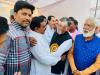 बरेली: भाजपा नेताओं से गले मिलकर दी होली की बधाई