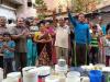 हल्द्वानी: कई दिनों से नहीं आया पानी तो खाली बाल्टियां रखकर जल संस्थान के खिलाफ गरजे लोग