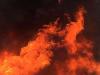 इटावा: आगरा-लखनऊ एक्सप्रेस वे पर कार बनी आग का गोला, पौधों को पानी डालने वाले टैंकर ने बुझाई आग