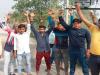 अमरोहा : ट्रांसफार्मर बदलने की मांग को लेकर ग्रामीणों ने किया प्रदर्शन