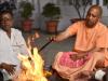 गोरखपुर: महागौरी की पूजा कर मुख्यमंत्री योगी ने किया हवन, कल करेंगे कन्या पूजन