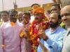 बरेली: जीत के बाद महाराज सिंह ढोल नगाड़ों के साथ पहले पहुंचे केशव कृपा भवन बाद में पार्टी कार्यालय