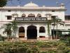 लखनऊ: अवध गर्ल्स डिग्री कॉलेज में मंत्री योगेन्द्र उपाध्याय ने बांटे टेबलेट, छात्रों में दिखी खुशी की लहर