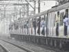 मुंबई: तकनीकी खामी के कारण लोकल ट्रेन सेवाओं में विलंब