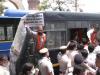हिंदू संगठनों से जुड़े लोगों ने कुतुब मीनार के बाहर किया हनुमान चालीसा का पाठ, पुलिस ने हिरासत में लिया