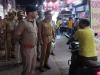 अयोध्या: रात को शहर में फोर्स लेकर निकले एसएसपी, लोगों से किया संवाद
