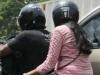 मुंबई में दोपहिया वाहन में पीछे बैठने वालों के लिए हेलमेट जरूरी