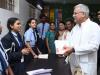जगदलपुर में सीएम बघेल से स्कूल के छात्र-छात्राओं ने किताबों पर चर्चा की