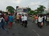 बाराबंकी: अनियंत्रित डंपर ने कार को मारी जोरदार टक्कर, बाल-बाल बचे ग्राम विकास अधिकारी, घंटों लगा रहा जाम