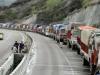 जम्मू: श्रीनगर राष्ट्रीय राजमार्ग पर यातायात बहाल, मुगल रोड भूस्खलन के कारण बंद