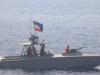 होर्मुजु में अमेरिकी नौसेना के जहाज के पास पहुंची ईरान की नौका, दागे गोले