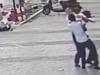 China: 5वीं मंजिल से गिरी दो साल की बच्ची, नीचे खड़े शख्स ने बचाई जान