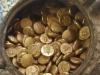 यूपी के इस शहर में खुदाई के दौरान तांबे के लोटे में मिले सोने के सिक्के, पुलिस ने कब्जे में लिया