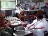 Video : CM ममता बनर्जी का दिखा खास अंदाज, दुकान पर बैठकर बनाए मोमोज