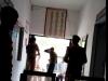 बरेली: भमोरा थाने में पुलिसकर्मी ने शख्स को पीटा, पुलिस बोली- फरियादी नहीं, अभियुक्त है, देखें Video