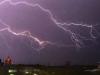इटावा : बारिश के दौरान पंचायत भवन पर गिरी बिजली