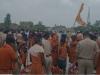 शाहजहांपुर: नेशनल हाइवे पर हादसा, कांवड़ियों ने किया हंगामा, लगाया जाम