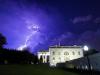 America: व्हाइट हाउस के पास बिजली गिरने से चार झुलसे, हालत गंभीर