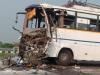 सुल्तानपुर: पूर्वांचल एक्सप्रेसवे पर मिनी ट्रक से टकराई बस, 12 यात्री घायल, तीन रेफर