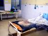 कानपुर: उर्सला अस्पताल में फटे गद्दे और गंदगी के बीच जिंदगी की जंग लड़ने को मजबूर हैं मरीज
